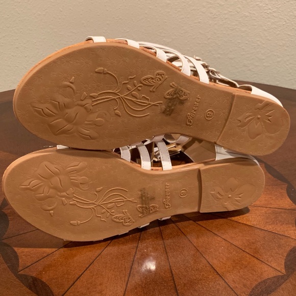 Forever Savannah Gladiator sandal white NIB! - Picture 3 of 7